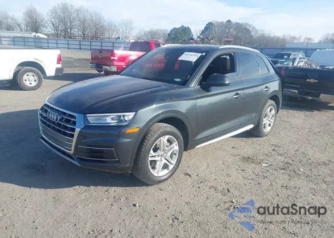 2018 Audi Q5 2.0T Premium/2.0T Tech Premium z USA, uszkodzony, nr VIN WA1ANAFY8J2043896